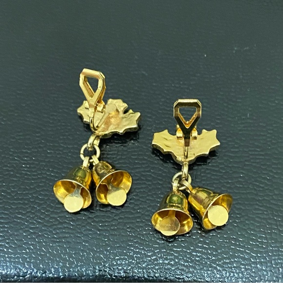 Vintage Holly Christmas Bells Gold-tone Holiday Clip On Earrings - Picture 10 of 12
